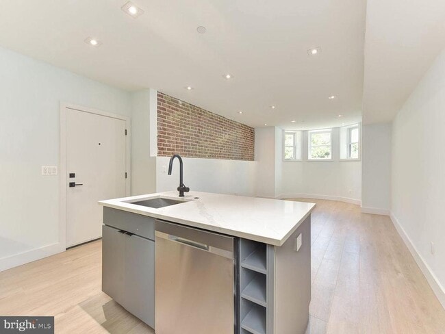 1963 Biltmore St NW in Washington, DC - Building Photo - Building Photo