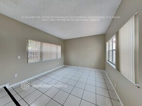 4500 SW 154th Pl, Unit 244 in Miami, FL - Building Photo - Building Photo