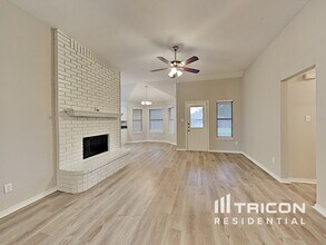 603 Dakota Dr in Joshua, TX - Building Photo - Building Photo