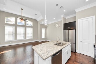 8306 Hillendahl Blvd in Houston, TX - Building Photo - Building Photo