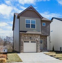 521 Charleston Cove Way in Clarksville, TN - Building Photo - Building Photo