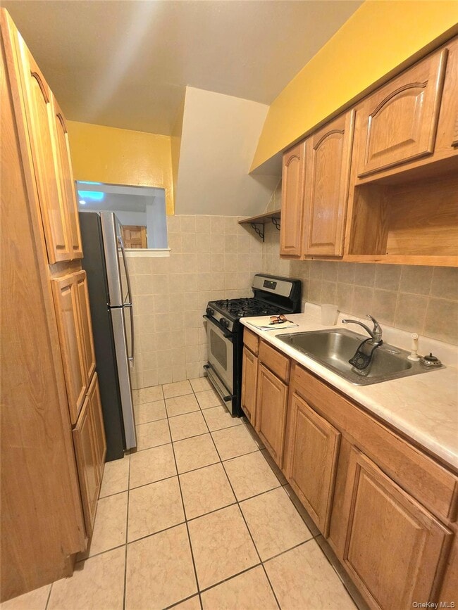 property at 566 E 82nd St