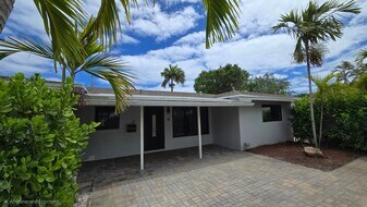 2808 Middle River Dr, Unit 1 in Fort Lauderdale, FL - Building Photo
