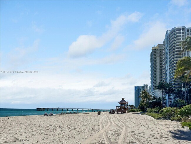 property at 17021 N Bay Rd