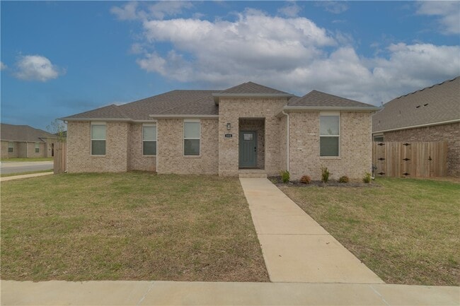 property at 112 S Broyles Ave