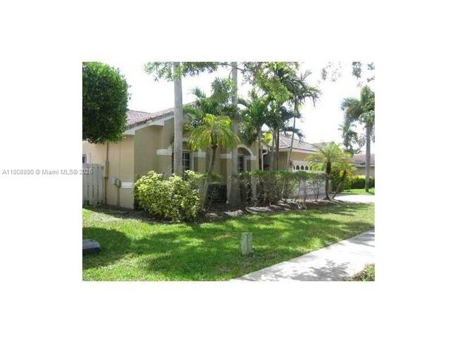 3985 SW 152nd Ave in Miramar, FL - Building Photo - Building Photo
