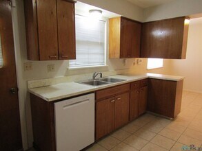 1402 W Briscoe Ave in Artesia, NM - Building Photo - Building Photo