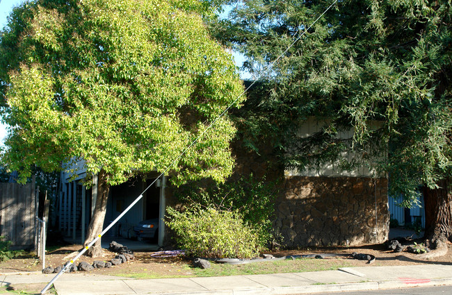 1024 King St in Santa Rosa, CA - Building Photo - Building Photo