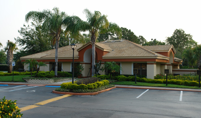 Sanctuary At Bay Hill in Orlando, FL - Foto de edificio - Building Photo