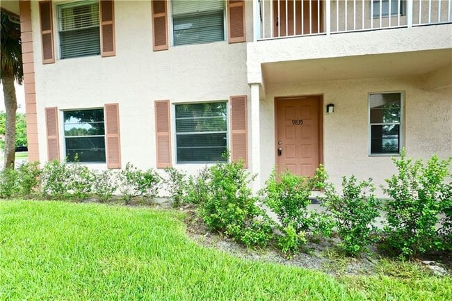 9835 Three Lakes Cir in Boca Raton, FL - Building Photo - Building Photo