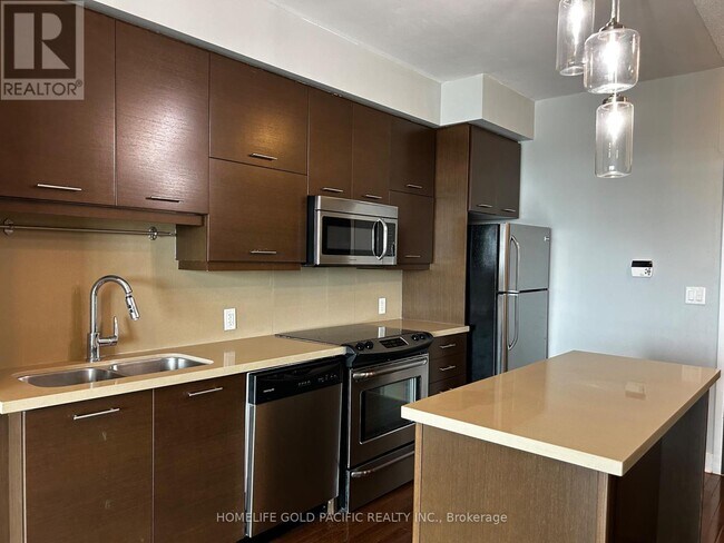 26 Norton Ave in Toronto, ON - Building Photo - Building Photo