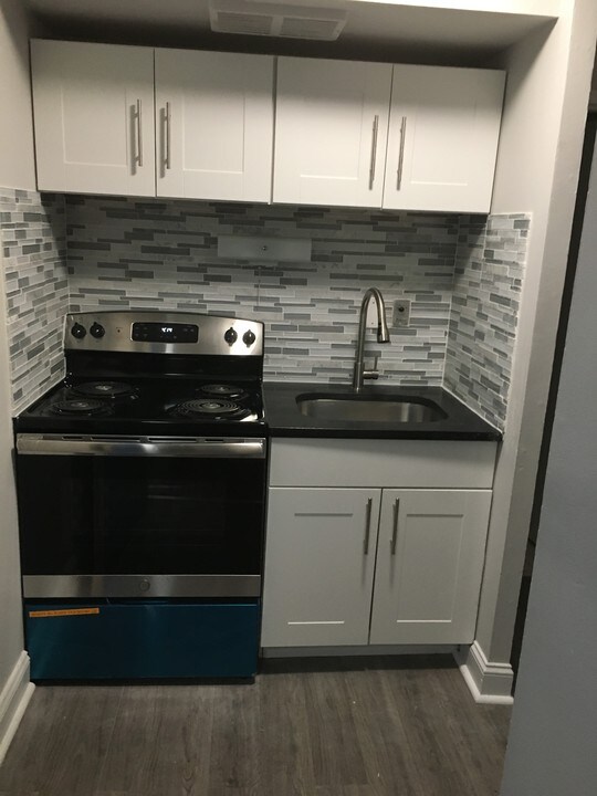 740 Ellsworth St in Bridgeport, CT - Building Photo