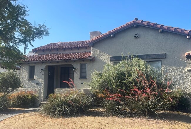 property at 6331 Lindenhurst Ave