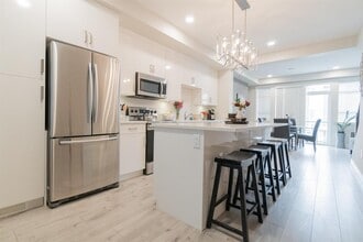 8413-8413 Midtown Wy in Chilliwack, BC - Building Photo - Building Photo