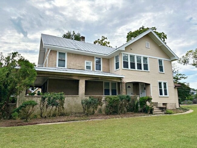 property at 1208 Avondale Ave