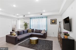 925-29 N Broad St in Philadelphia, PA - Building Photo