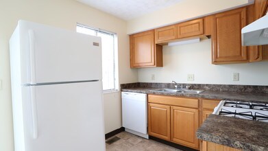 Raintree Apartment Townhouses in Columbus, OH - Foto de edificio - Interior Photo