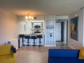 2618 Cove Cay Dr in Clearwater, FL - Building Photo - Building Photo
