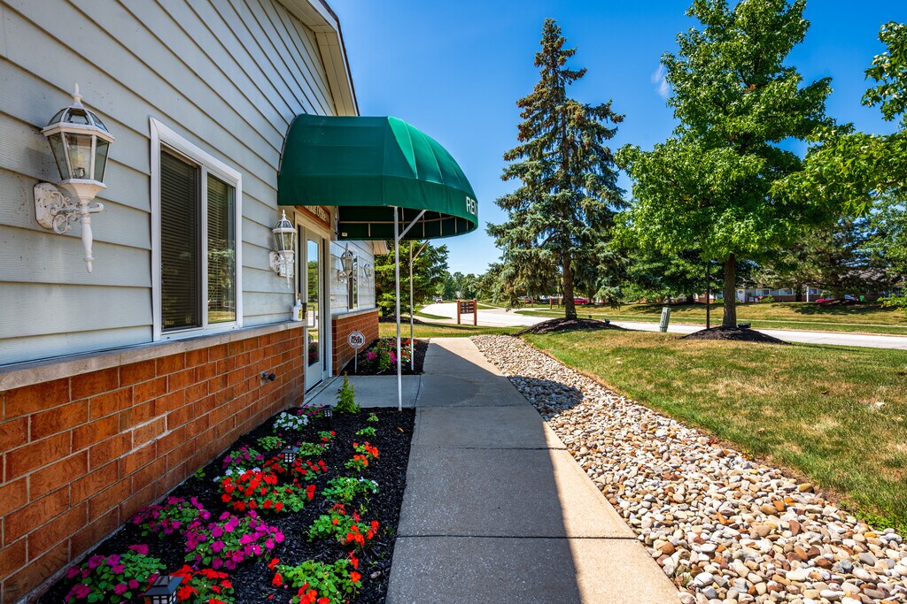 Tamarac Apartments Willoughby, OH Apartments