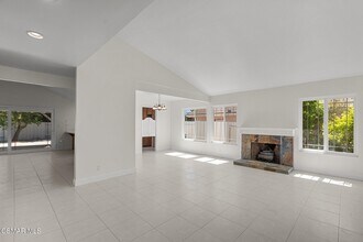 248 Cedar Heights Dr in Thousand Oaks, CA - Building Photo - Building Photo