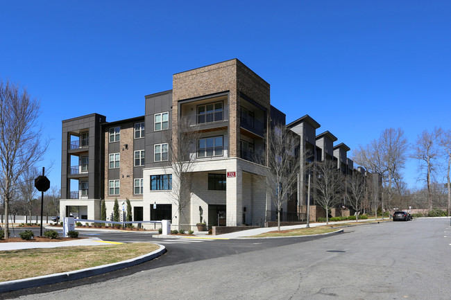 Woodstock West by Walton Phase II in Woodstock, GA - Foto de edificio - Building Photo