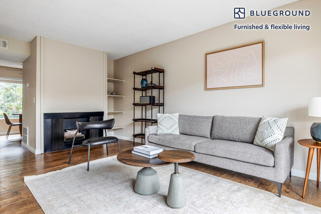 611 N Howard St in Glendale, CA - Building Photo - Building Photo