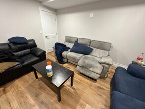 19 Bostonia Ave in Brighton, MA - Foto de edificio - Building Photo