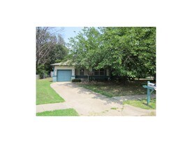 3912 Briscoe St in Greenville, TX - Building Photo