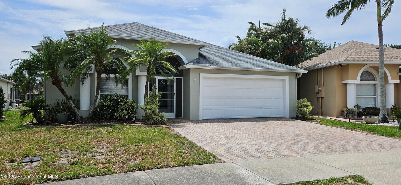 5010 Somerville Dr in Rockledge, FL - Building Photo