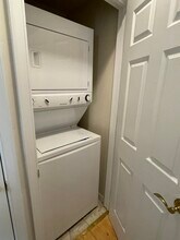 550 Hobart Plz NW, Unit 1 in Washington, DC - Building Photo - Building Photo