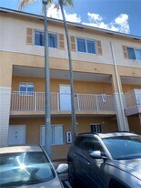 6245 SW Kendale Lakes Cir in Miami, FL - Building Photo