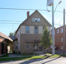 144 Church St in St Catharines, ON - Building Photo