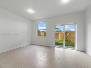 1521 SE 27th Rd in Homestead, FL - Building Photo - Building Photo