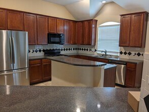 10430 Lyndon Meadows Dr in Houston, TX - Building Photo - Building Photo