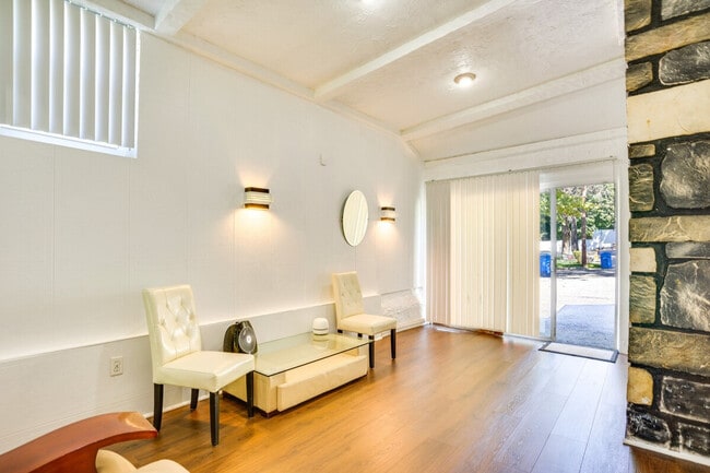 property at 112 Rockwood Pl