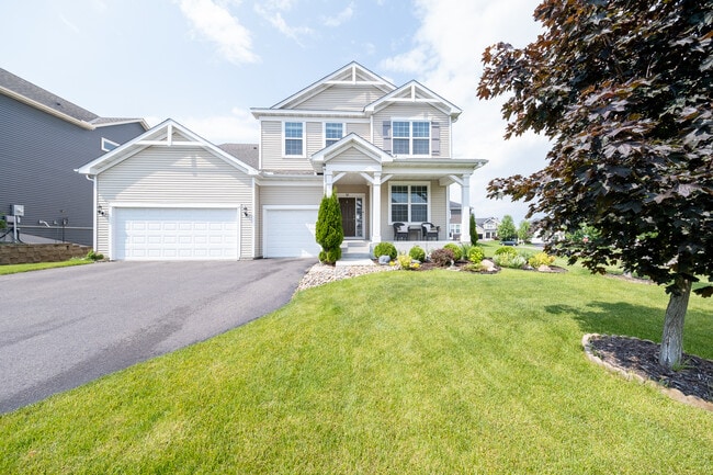 property at 5570 Queensland Ln N
