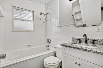 913 Denmark St in Louisville, KY - Building Photo - Building Photo