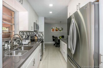 8511 SW 147th Ct in Miami, FL - Foto de edificio - Building Photo