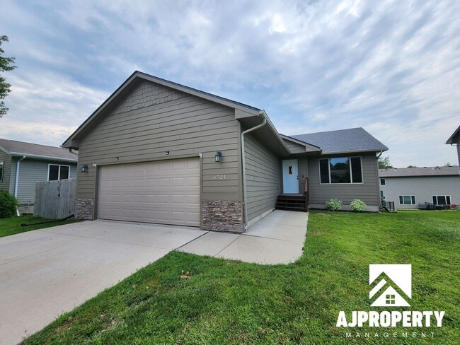 6521 W Amber St in Sioux Falls, SD - Building Photo - Building Photo