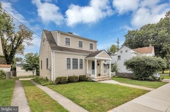 12 W Whitlock Ave in Winchester, VA - Foto de edificio - Building Photo