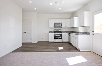 112 Comancheros Rd in Jarrell, TX - Building Photo - Building Photo