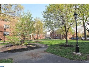732 Melon Terrace in Philadelphia, PA - Building Photo - Building Photo