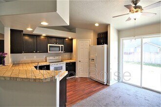 3300 N Elmstone Ave in Meridian, ID - Building Photo - Building Photo