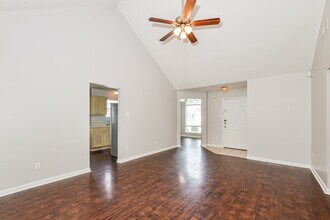 200 Village Dr in Oakland, TN - Building Photo - Building Photo