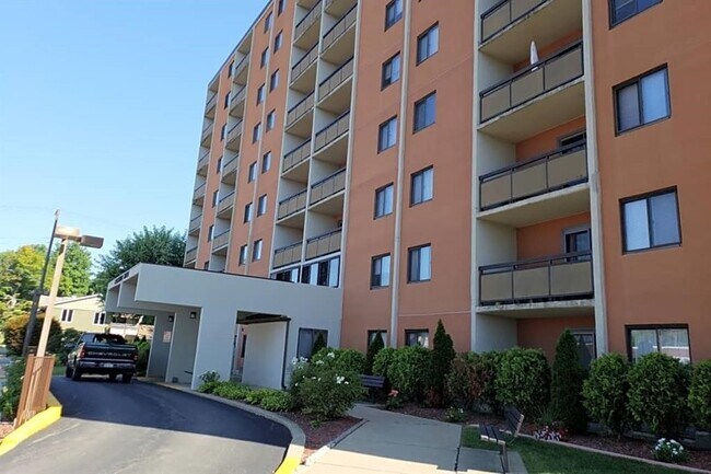 9 N Penn Ave in Greenville, PA - Building Photo - Building Photo