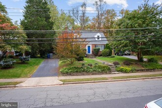 2852 Lawrence Dr in Falls Church, VA - Building Photo - Building Photo