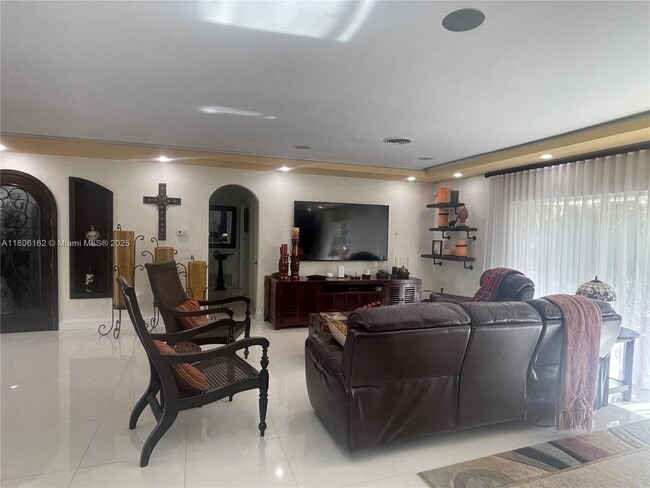 8620 SW 87th Ave in Miami, FL - Building Photo - Building Photo