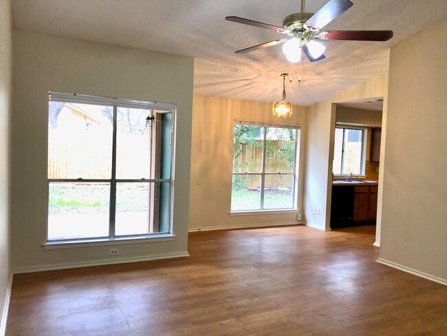 4504 Dorsett Oaks Cir, Unit A in Austin, TX - Building Photo - Building Photo