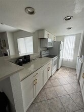 7431 Holly Hill Dr in Dallas, TX - Building Photo - Building Photo