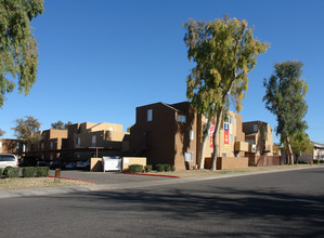 Infinity Las Casitas Apartments LLC in Glendale, AZ - Foto de edificio - Building Photo